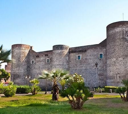 Вілла La Finestra Sul Castello Катанія Екстер'єр фото